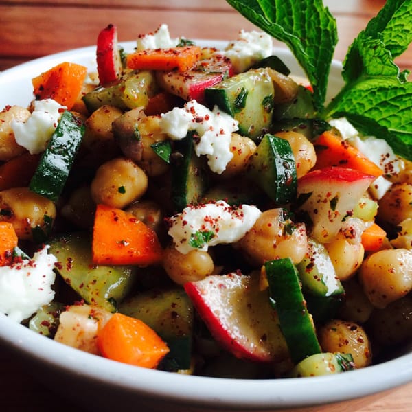 Receta de garbanzos pedrosillanos con calabacín y queso.