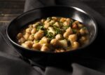 El potaje de garbanzos, una receta clásica de Semana Santa.